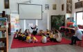 15.03.2024 Dzień Pandy w bibliotece w Jerzmanowicach z przedszkolakami ze SKRZATA