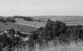 Zdjęcie przedstawia na pierwszym planie styk Gotkowic z Przeginią, na horyzoncie są Czubrowice. Jest to widok z Ostrej Góry w Gotkowicach, wokół której dużo się działo w ostatnich dniach niemieckiej okupacji.N-90