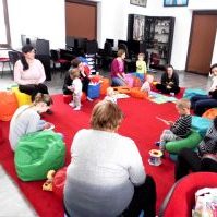 Spotkanie ze Śmiechołkami na zajęciach z cyklu „Maluch w Bibliotece” w ramach DKK dla dzieci