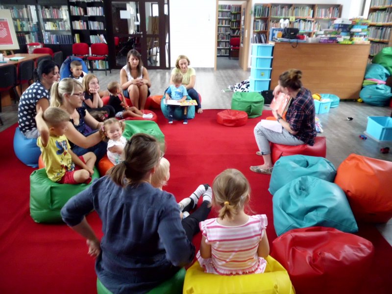 Maluch w bibliotece - Wizyta w przedszkolu -31.07.2019