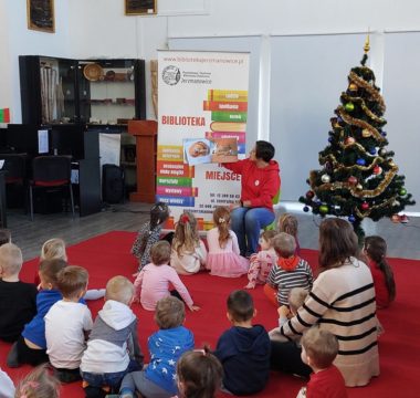 Świąteczne spotkanie w bibliotece