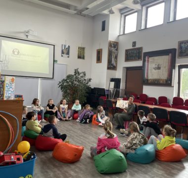23.05.2025 Spotkanie z niesfornością i siłą naszych marzeń - lekcja biblioteczna dla uczniów klasy drugiej Szkoły Podstawowej im. Św. Królowej Jadwigi w Jerzmanowicach.