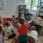 Kolorowy Potwór wita Przedszkolaki